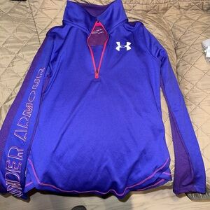 Under Armour 1/4 zip shirt. Like new